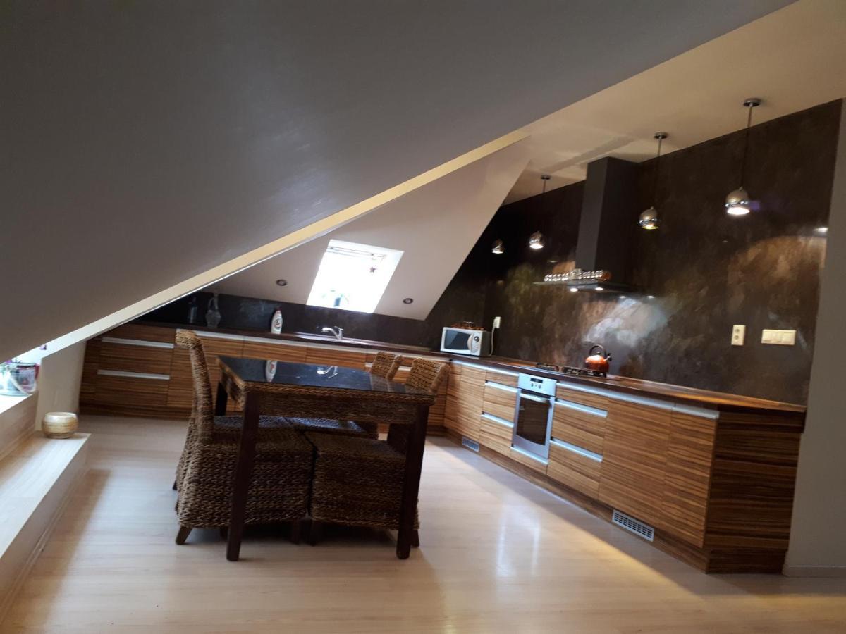 Utulny Apartman V Bratislava 15 Екстер'єр фото