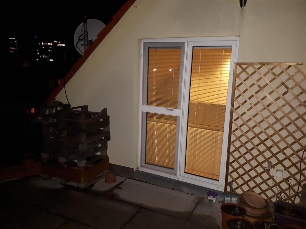 Utulny Apartman V Bratislava 15 Екстер'єр фото
