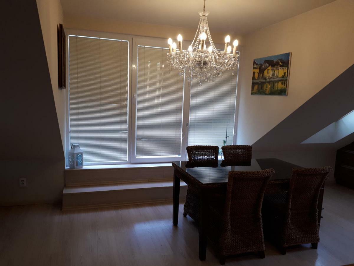 Utulny Apartman V Bratislava 15 Екстер'єр фото